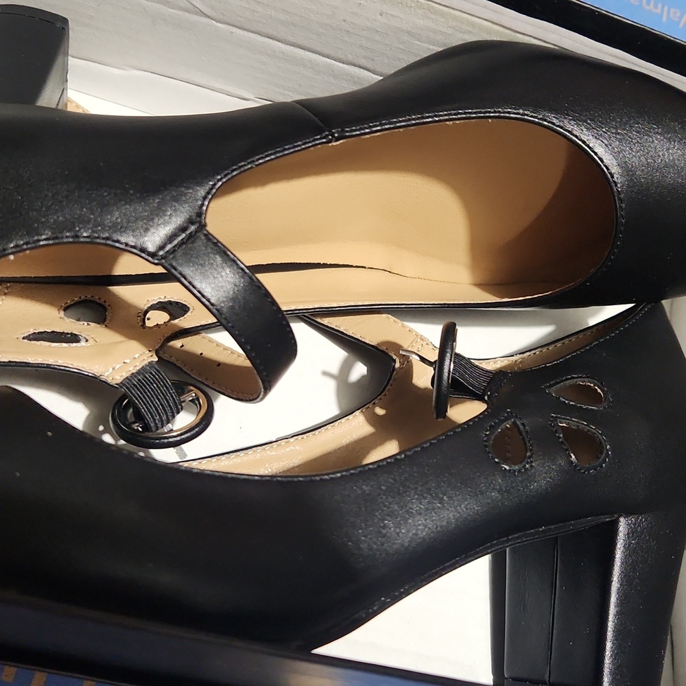 Shoes - Picture 4 of 6